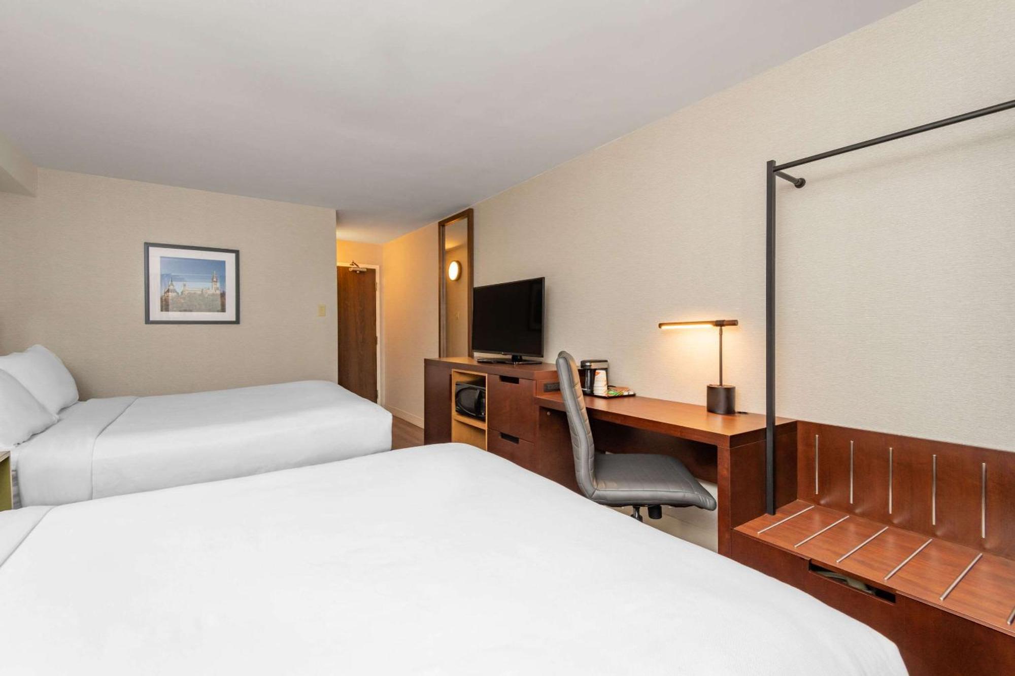 Comfort Inn Gatineau Exterior photo