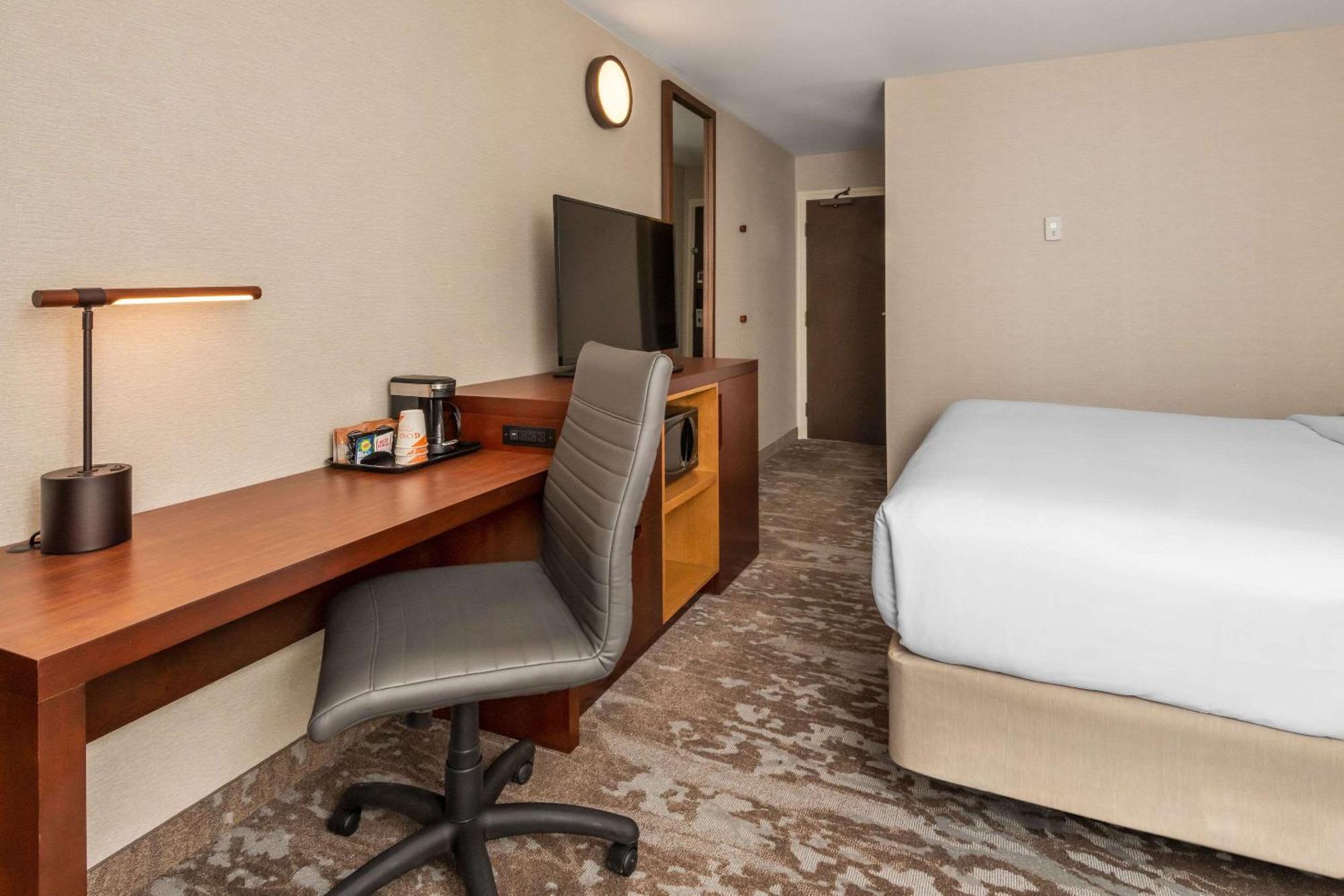 Comfort Inn Gatineau Exterior photo