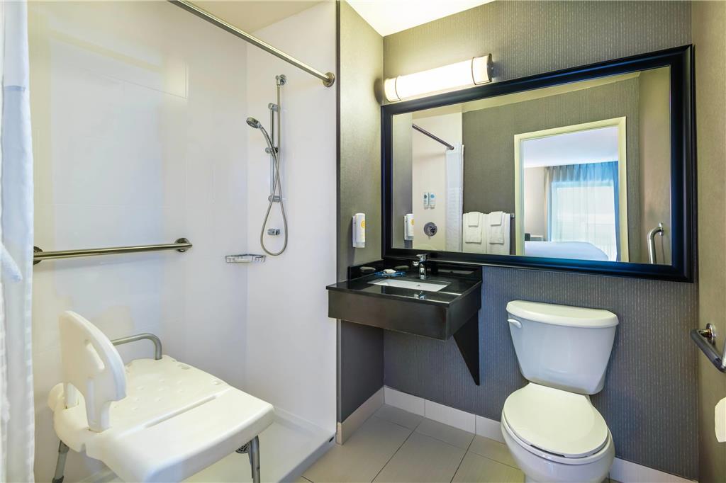 Comfort Inn Gatineau Room photo